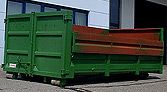 Container mit seitlicher Bordwand